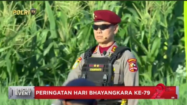 Irjen Dadang Hartanto saat jadi Komandan Upacara HUT Bhayangkara ke-79 di Monas. [YouTube Polri TV]